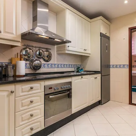 3 Bedroom--beach--pool--sauna--gym Marbella